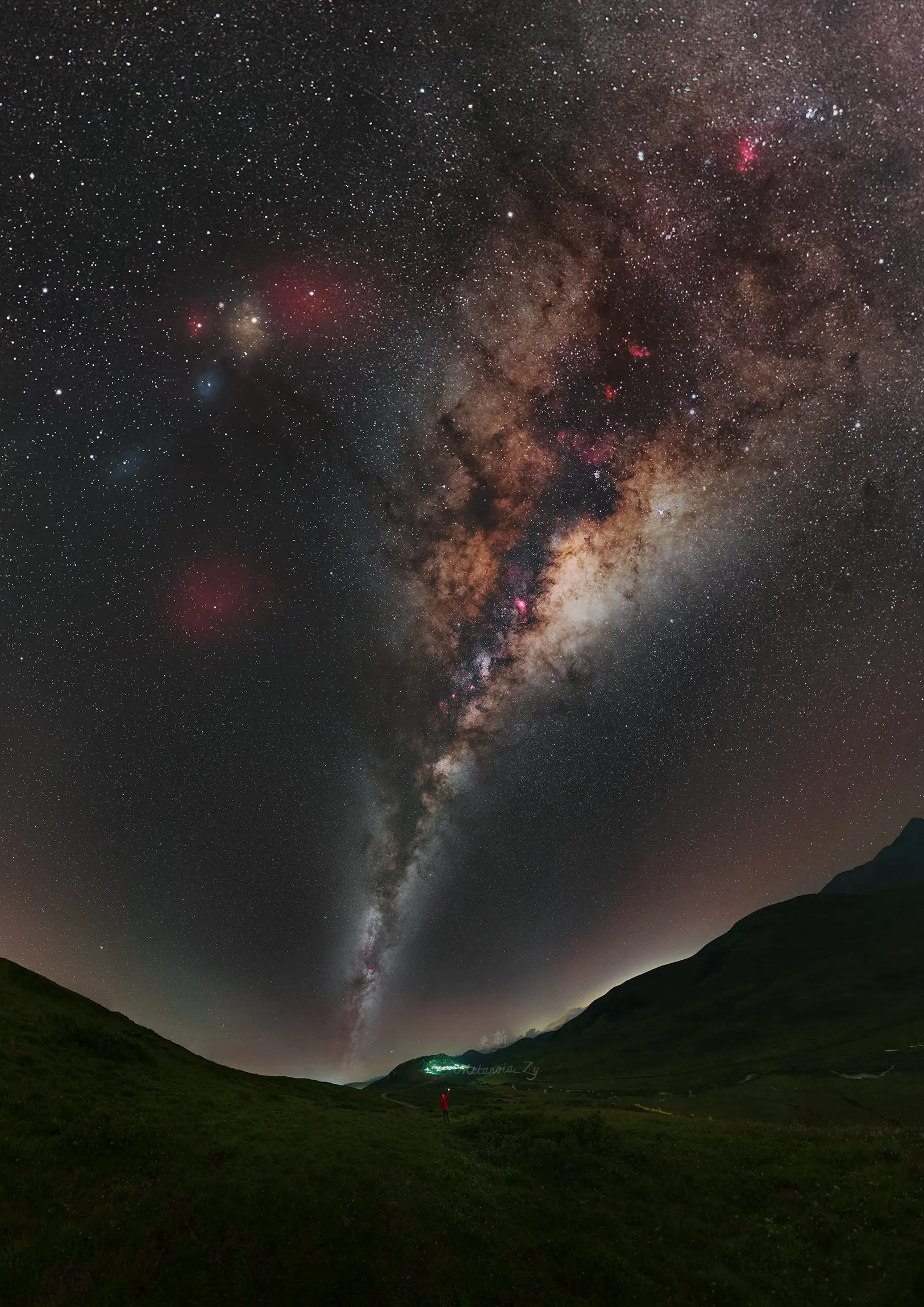 星梦‖达格则。仰望星空时，每一颗星都是未抵达的梦 而你站在星空下，已是风景