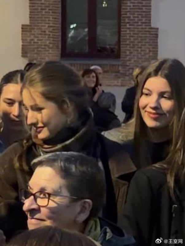 西班牙王室 🇪🇸4月3日，费利佩国王和莱蒂齐亚王后、阿斯图里亚斯公主莱昂诺尔