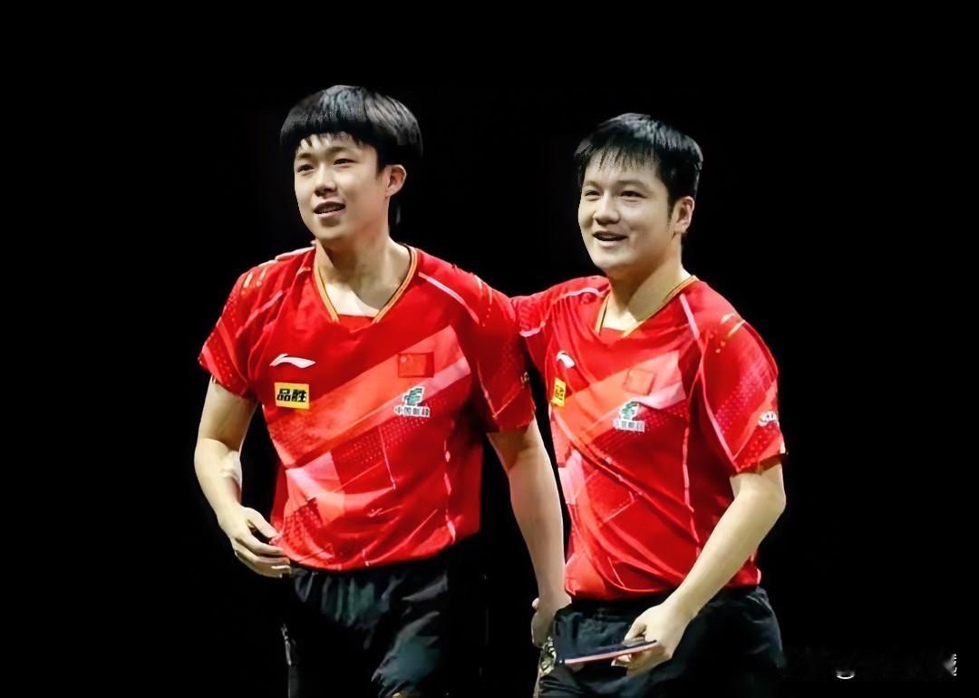 全运会乒乓球男单半决赛，今天中午十二点半，一号球台王楚钦同樊振东争夺男子单打决赛
