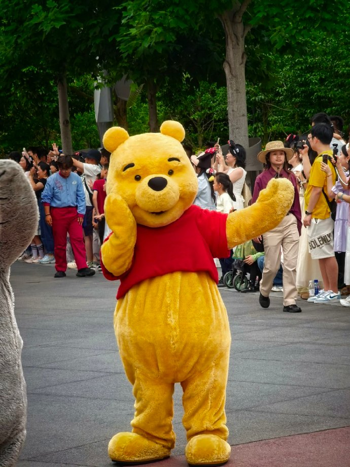 京东1元拍卖世界上最快乐的地方今日份快乐，提前过六一之暴走迪士尼。玩了好多项目，