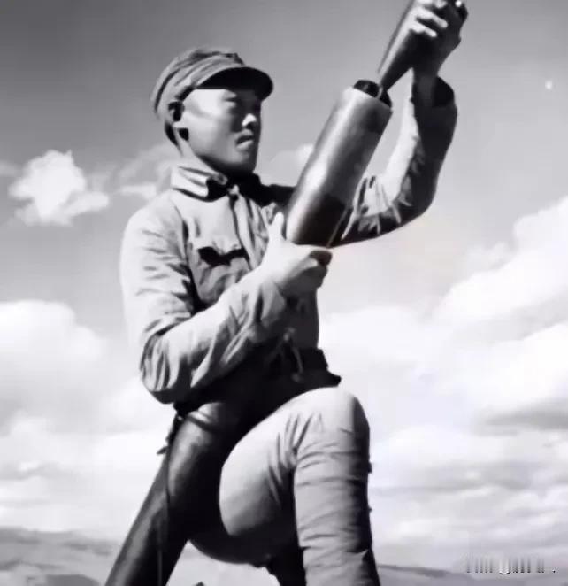 1945年，炮手小憩撞见一群日军树下松懈，悄悄架炮一击，彻底了结残敌
 
194