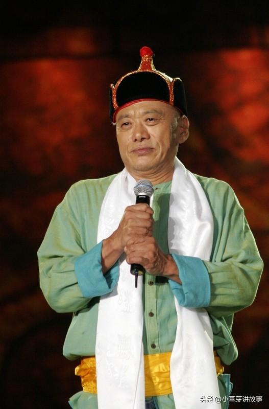 太感动啦！凌峰重返舞台，哽咽着表白“吾爱吾国”，游子心声引发共鸣。
近日，台湾艺