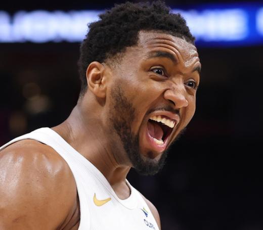 NBA东部决赛，骑士对阵活塞第一场比赛中，出现了奇葩的一幕。比赛进行到第二节的时