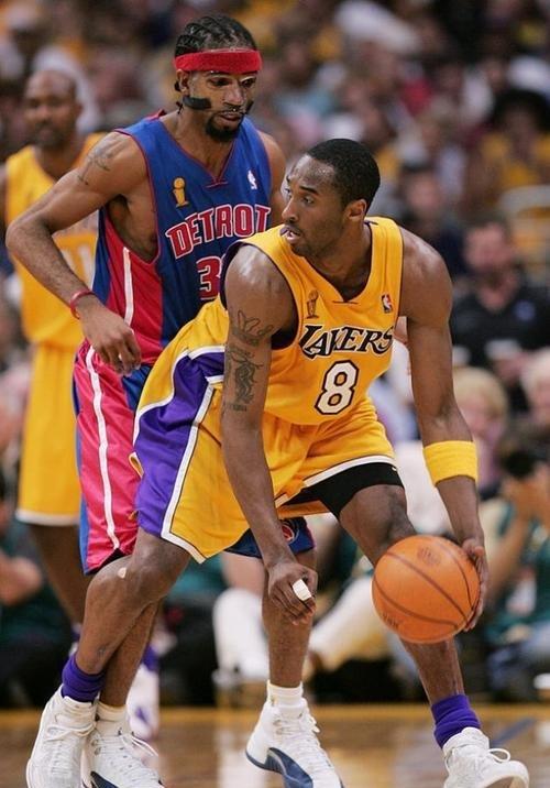 赢了球反而要挨骂？活塞刚把奇才打得找不到北，居然有人喊着让他们赶紧“摆烂”去争状