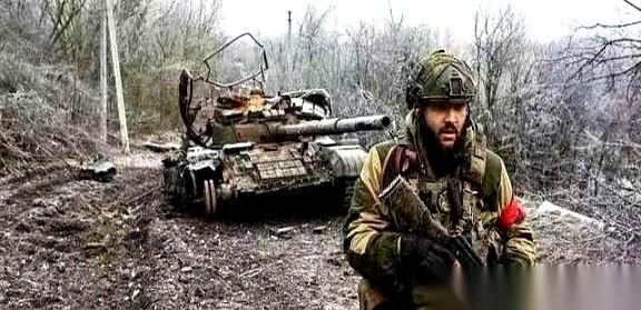 86天。
294天。
704天。
刷到这几个数字，我愣了半天。这不是什么项目周期