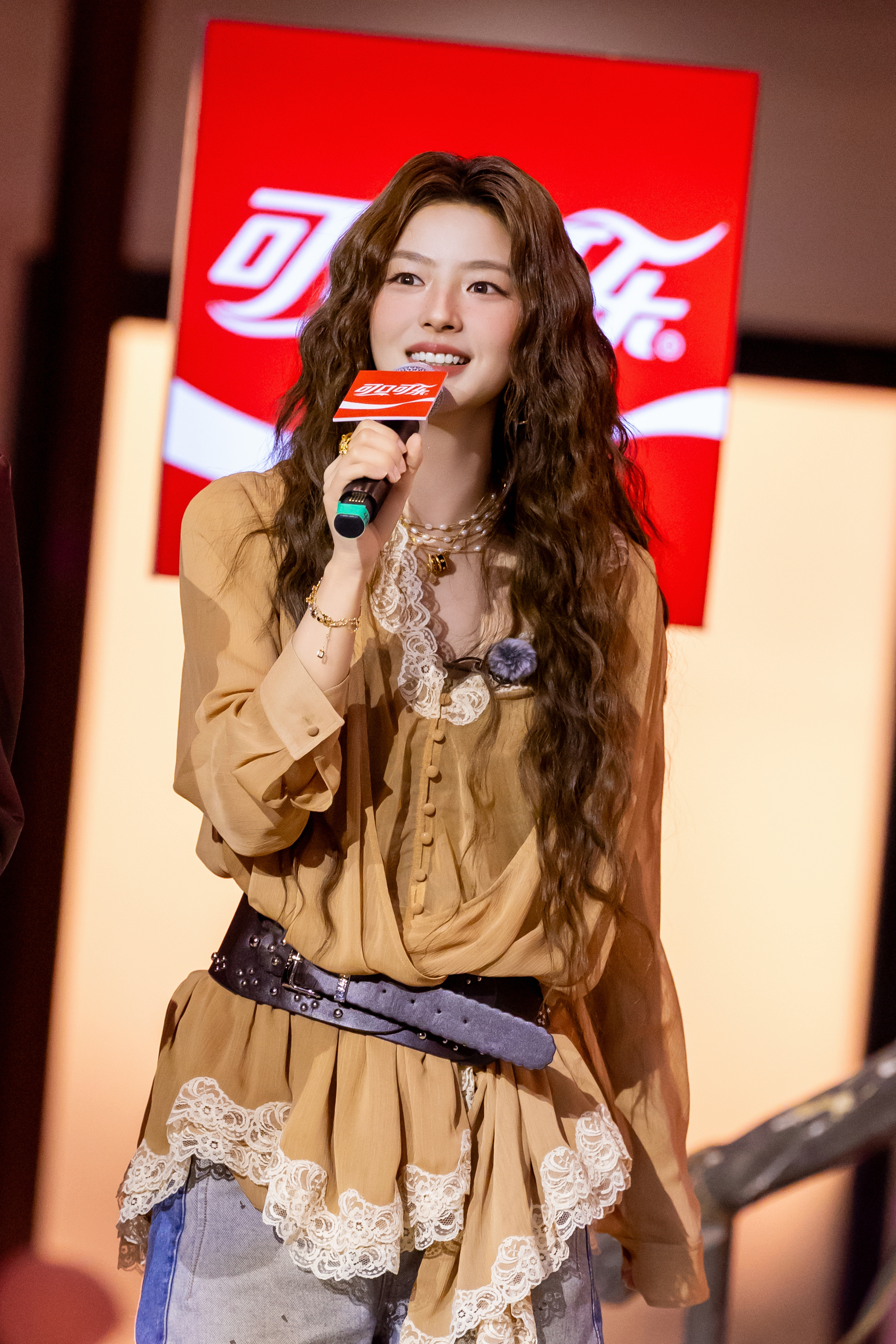 本周偶们的西西勇敢地站上了舞台诶！期待期待期待！！但怎么这么快就要结束了…好舍不