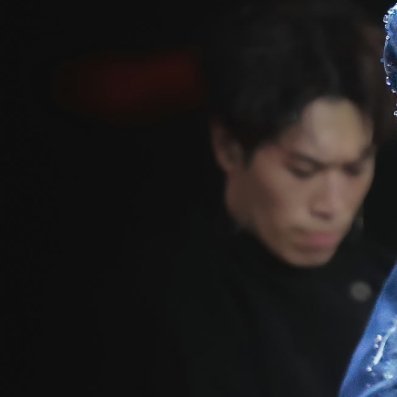 “喜欢日落，不是很亮，不是特别亮。不管今天发生了什么，反正随着日落都过去。” 