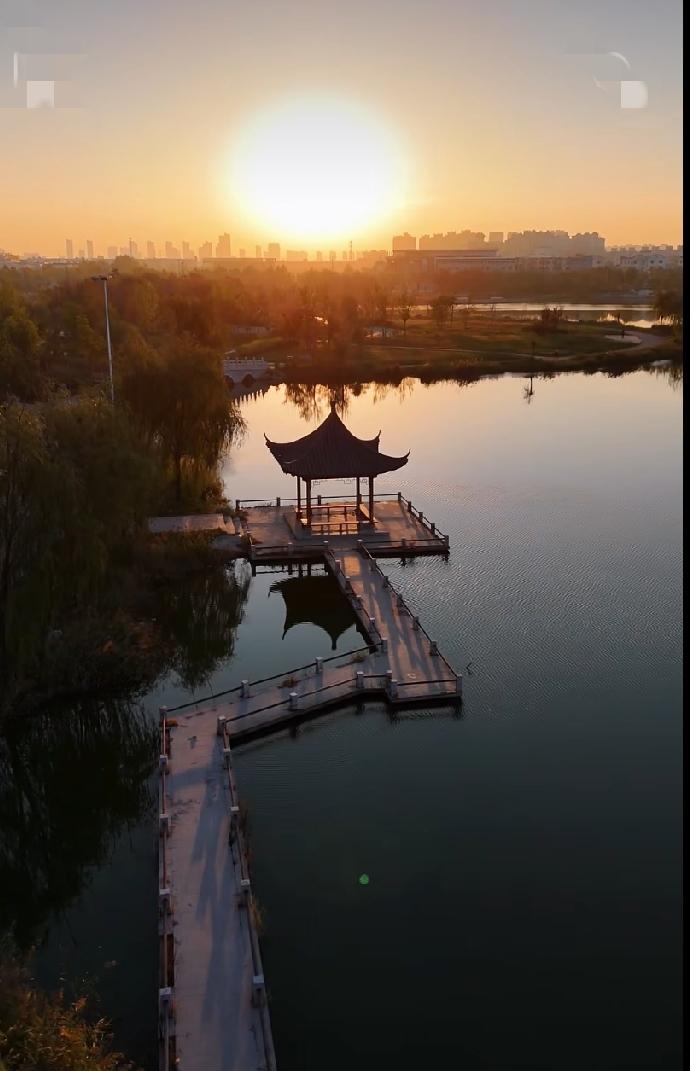 分享一下随手拍的风景2026年10月6日0早晨曹县银安湖公园随拍