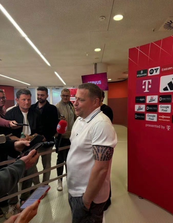 ⚽足坛金句｜拜仁总监一句话，点破亚马尔的金球造势亚马尔无视凯恩▫️事件背景：亚马