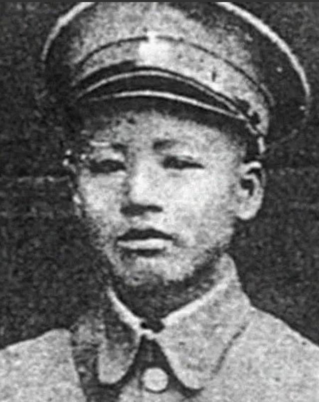 1939年，八路军司令段海州回家探亲，再没归队。他留信给上级，转身投奔了全中国名