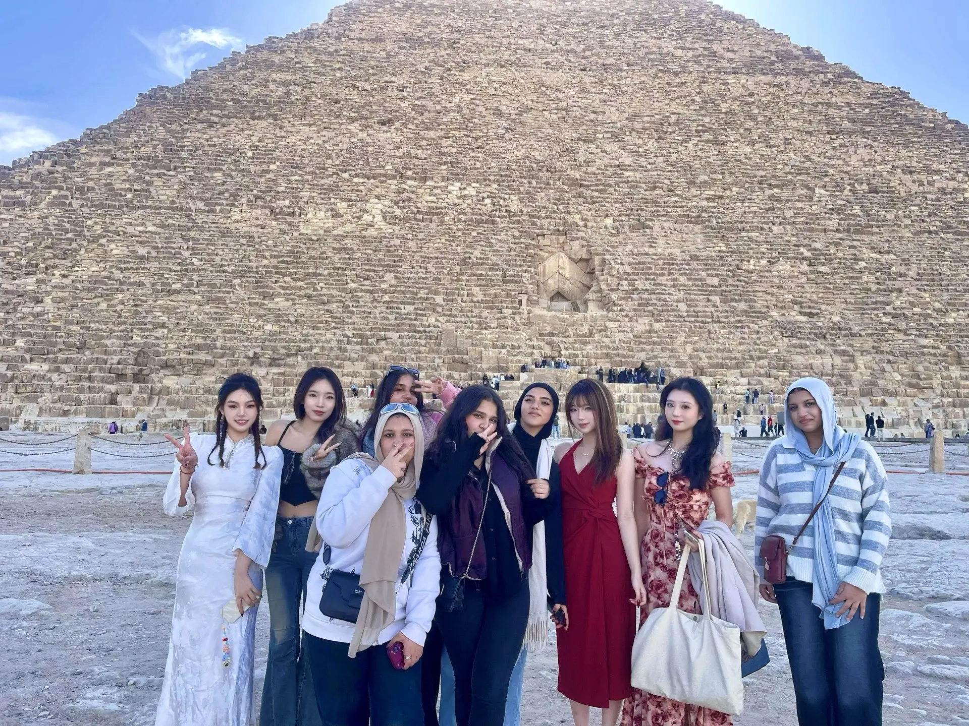 穿越千年 来到金字塔下🏜️🐫
