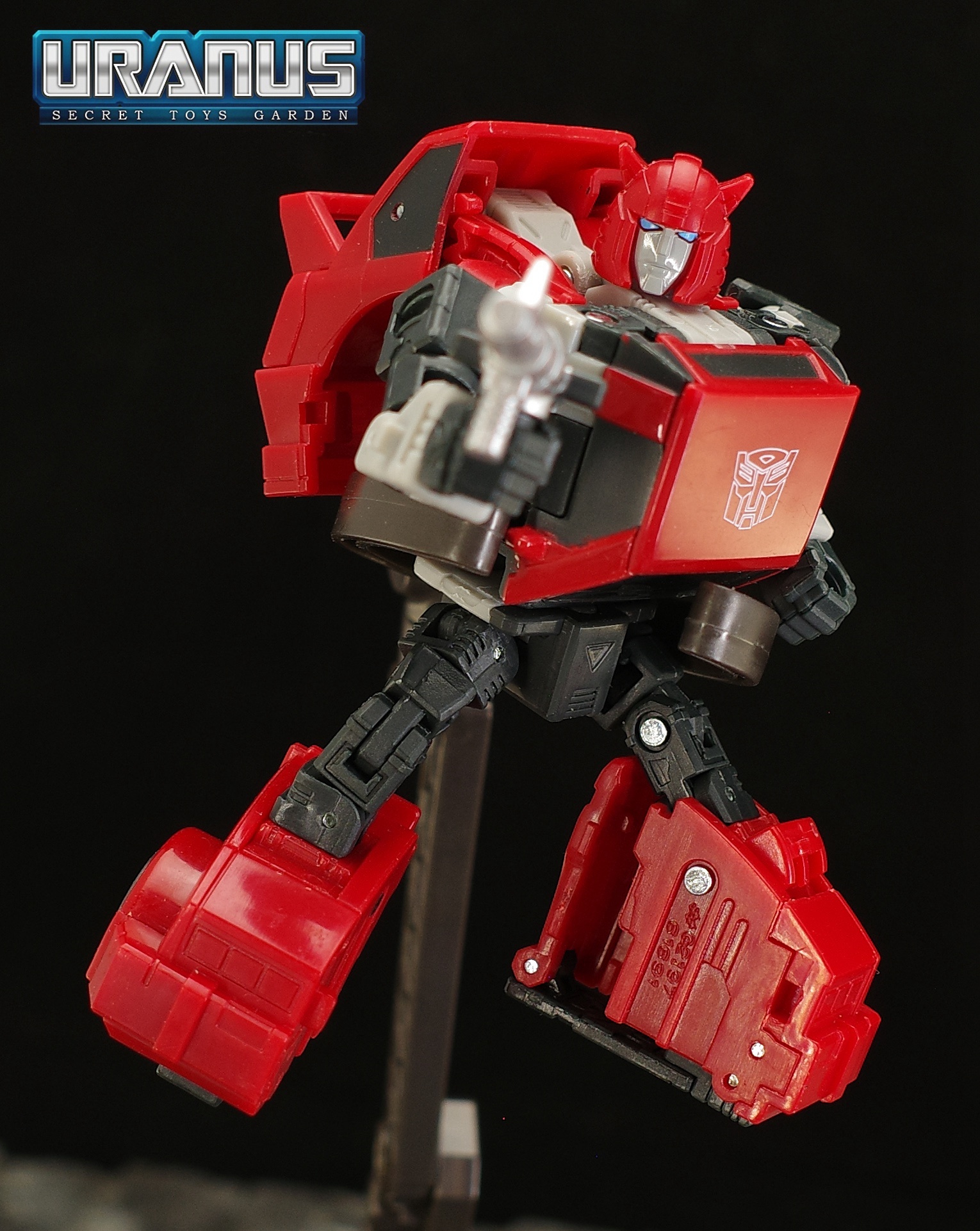 孩之宝变形金刚 Studio Series SS-86 Cliffjumper 