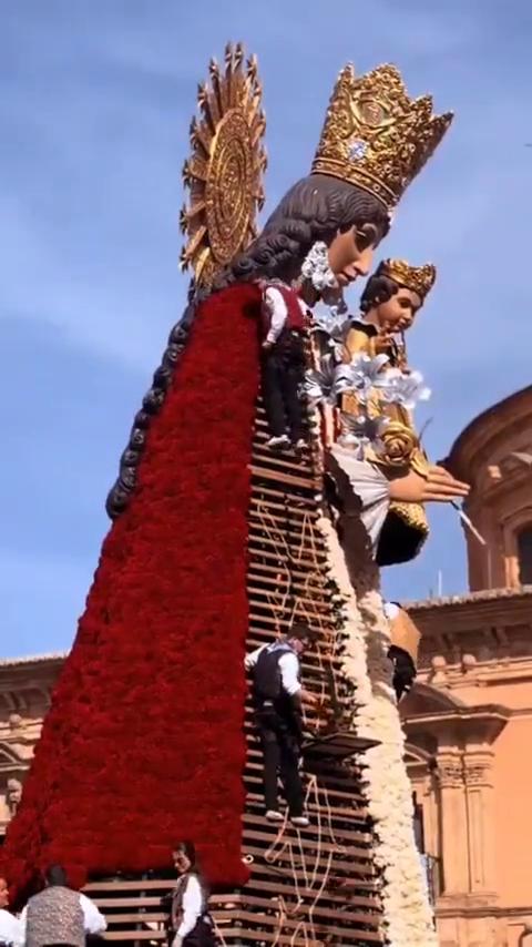 Ofrenda de las Flores，Valencia Spain，Las