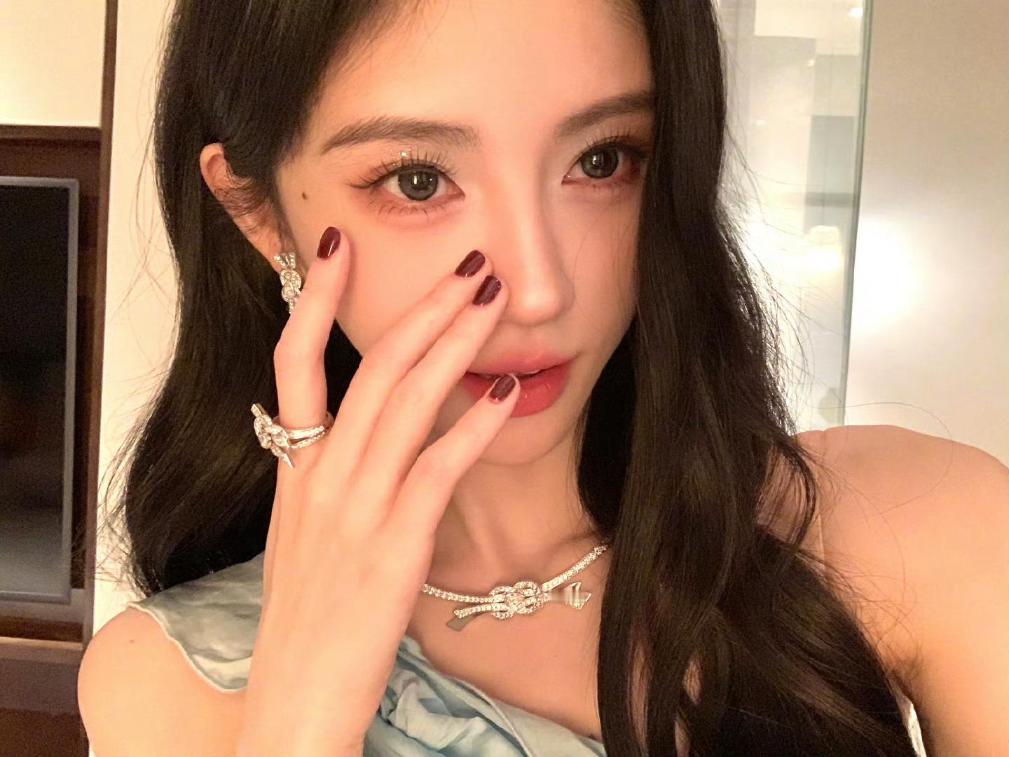 jjy “浪漫的不是星座 而是独一无二的你.” 𝑰𝒕'𝒔 𝒏𝒐𝒕 ?