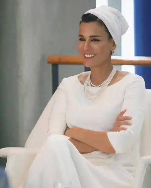 嫁给仇人的儿子，公公逼她进门只能做小妾，甚至下令不准娘家人出席婚礼。
结果她反手