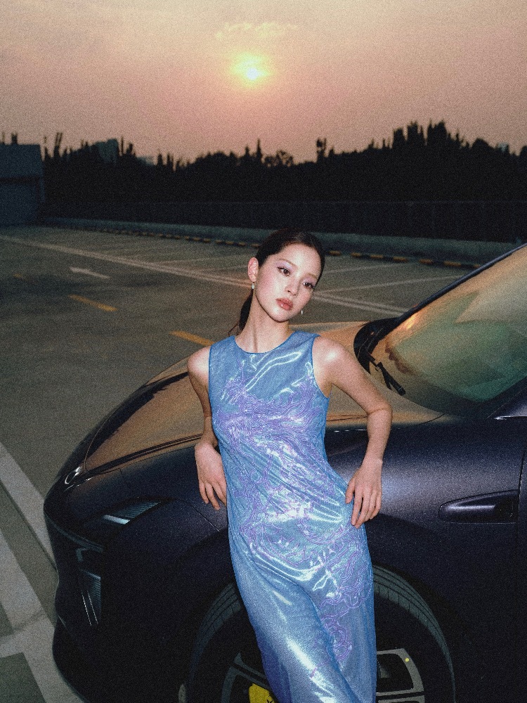 千禧“娜”妹！谁说内娱没有好审美啊欧阳娜娜这套造型梦回千禧年了！不得不说nabi