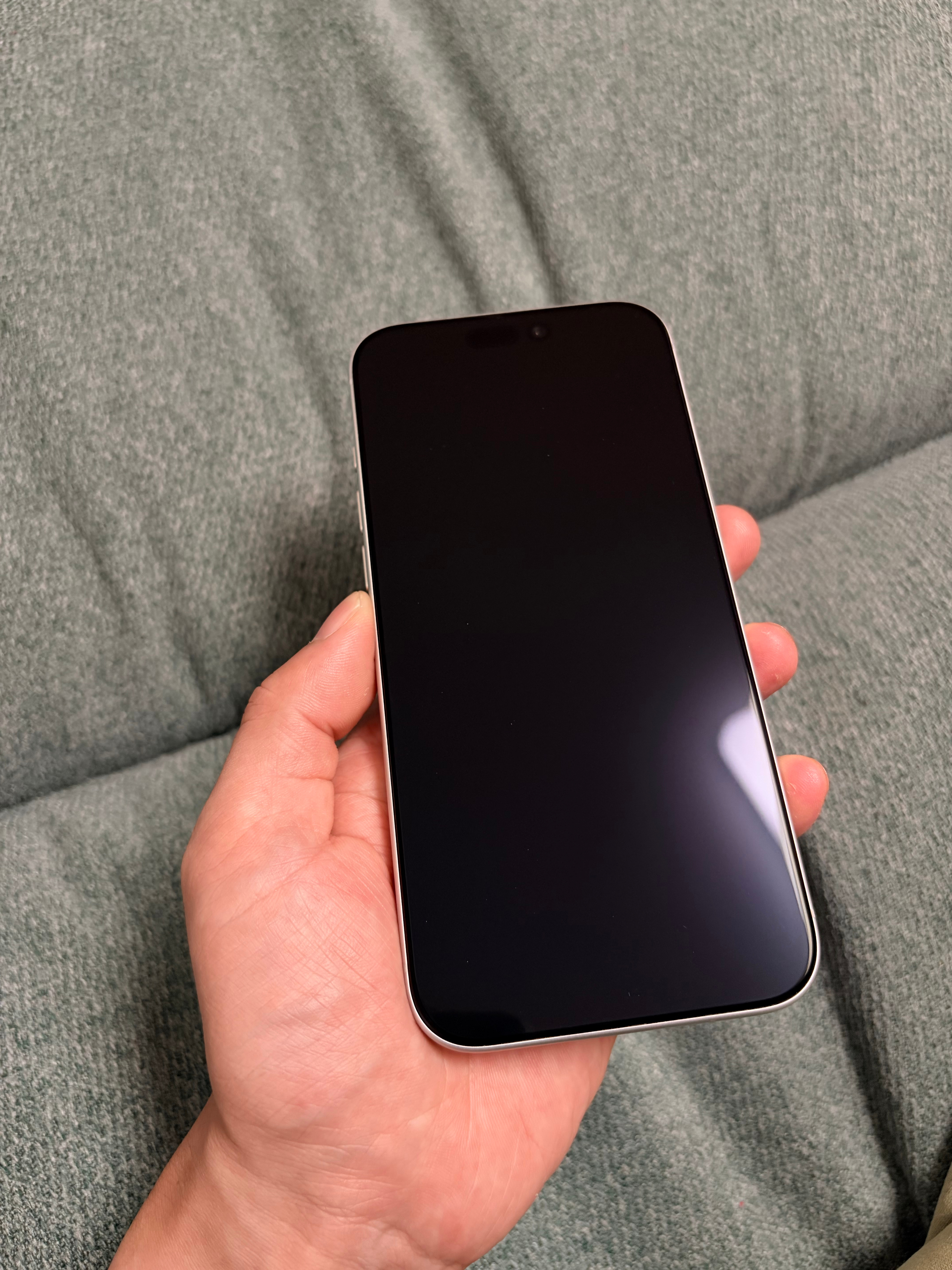 全年常开全天候显示的老莱，只有在手机睡眠模式自动开启后才能看到屏幕贴了AR 膜后