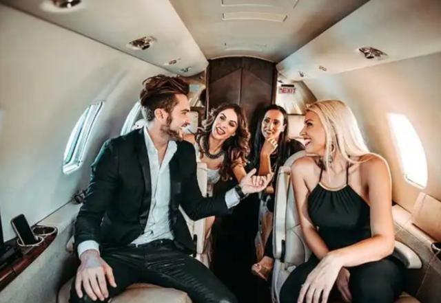 “牢A”的言论为啥会让有钱人破防？其实，牢A刺穿的不仅是“西方滤镜”，更是中国社