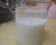 中医：一杯大米泡水下肚，健脾祛湿，通便还减肥！

在中医的古老智慧中，脾胃被视为