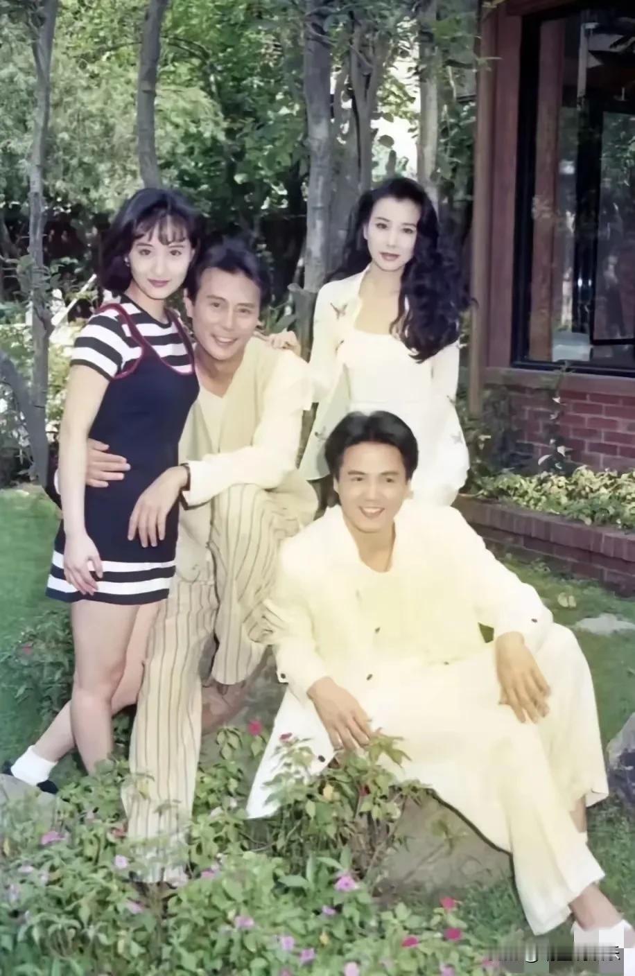 当年《一帘幽梦》的两个女主演颜值太惊艳了，陈德容正值芳龄，花容月貌颜值巅峰，萧蔷