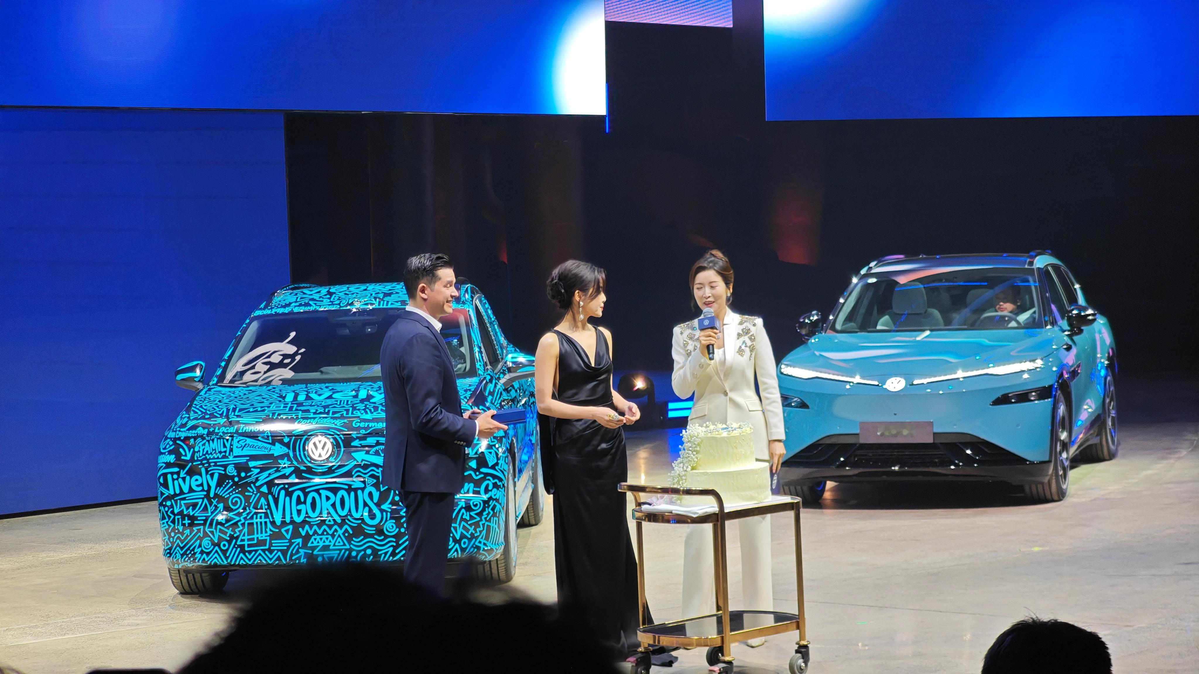 没想到今天是辛芷蕾的生日啊，现场过生日