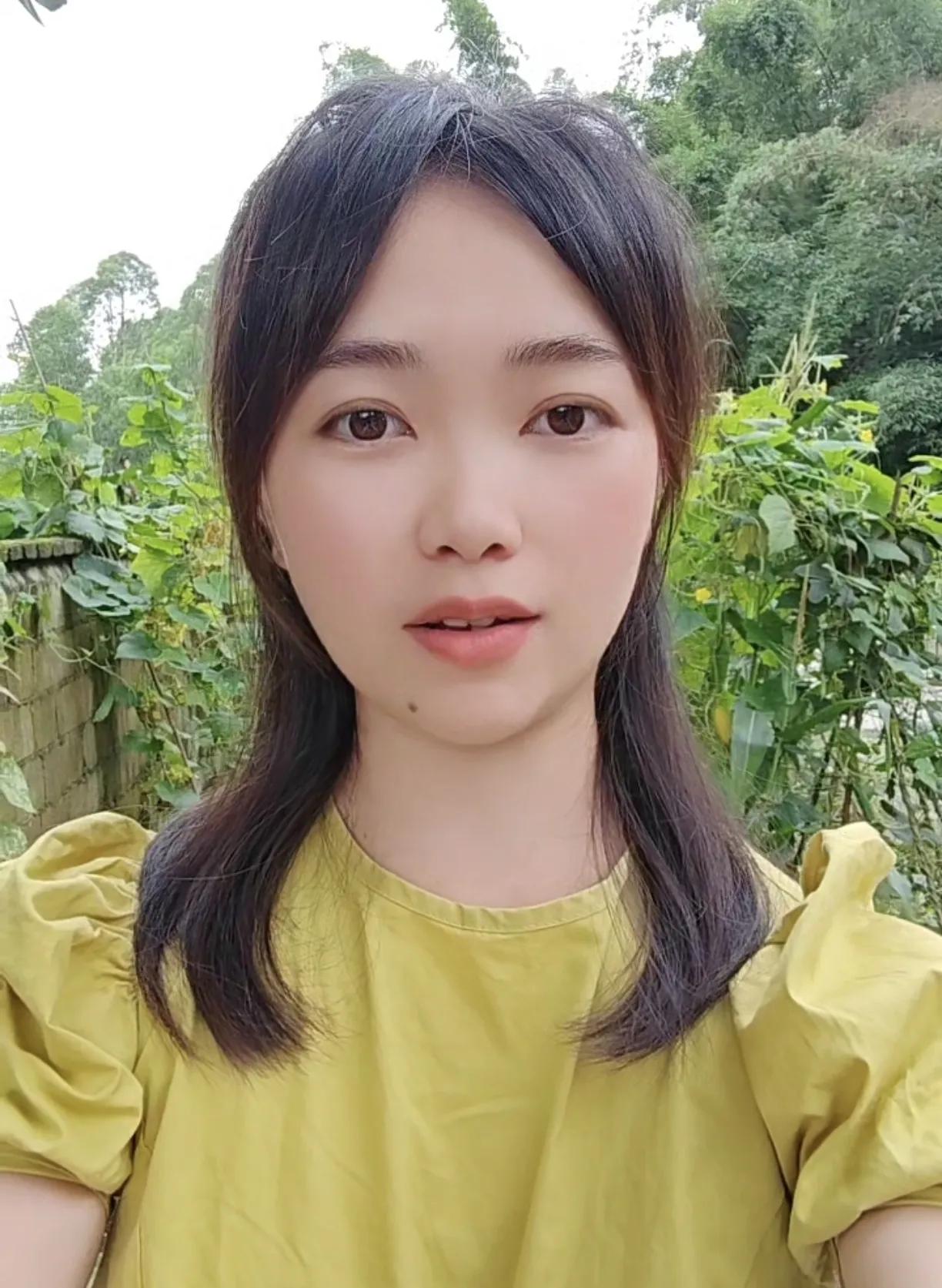 我来自广西梧州，岑溪市，出生于农村！

我说我干过很多苦力活，像爬田，耕地，挑粪