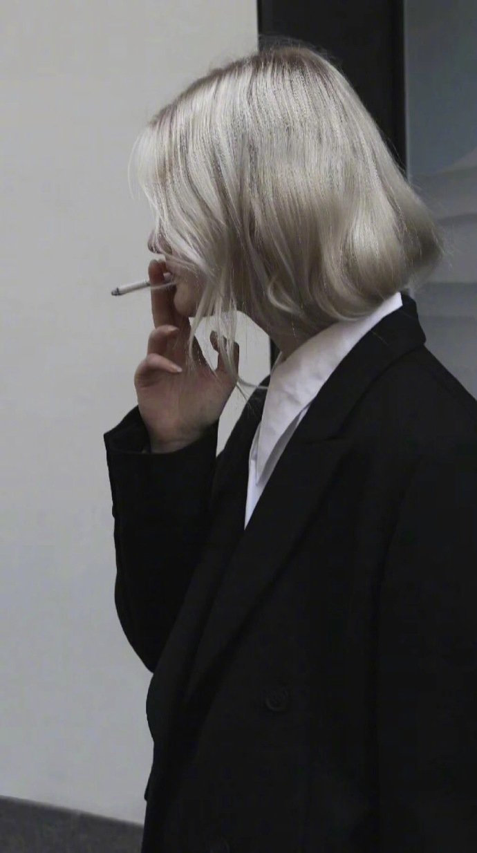 遗憾千万种，各人皆不同，  愿你接下来的每一天， 不为往事扰，余生多欢笑。 