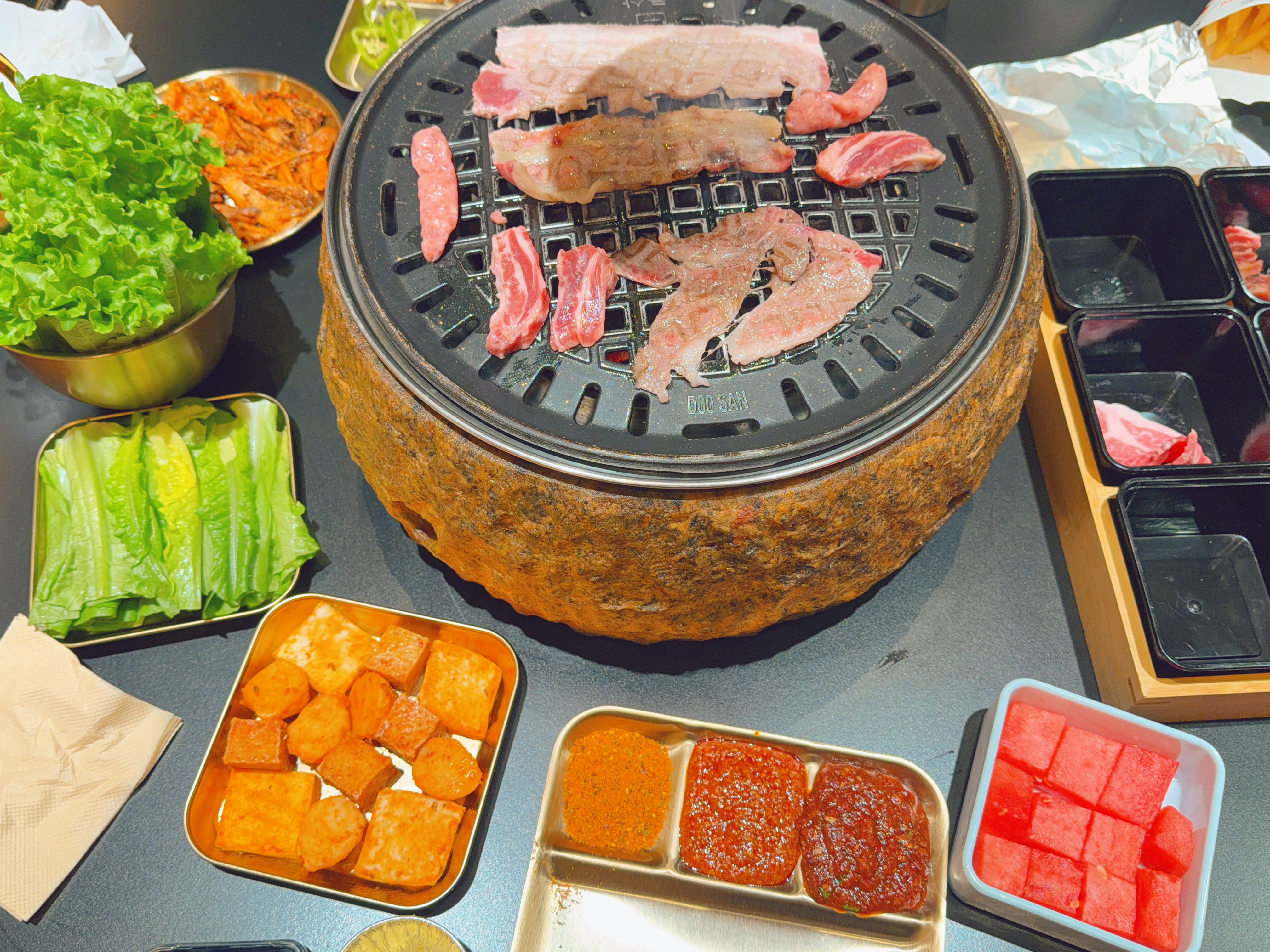 吃肉肉(っ˘ڡ˘ς) 