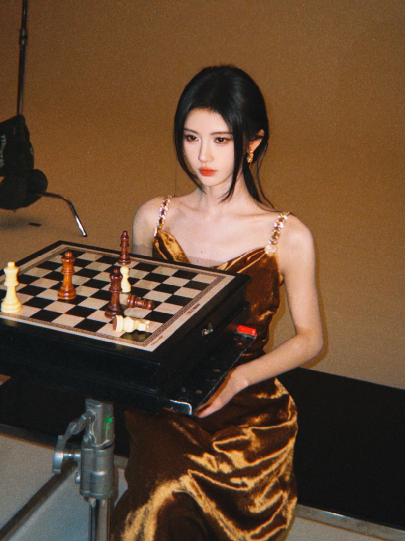 嗑颜bot 鞠婧祎  女王的棋局 
