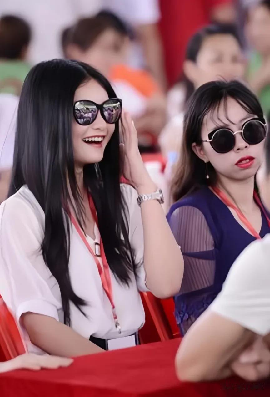 现在的00后真的很聪明，别不服，80后远不及他们的理性和魄力，就拿婚姻观这事来说