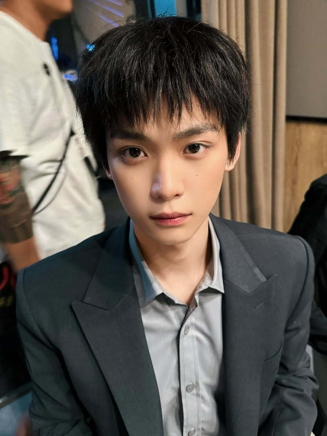 西装+衬衫📸👔梓渝西装剧照 ​​​