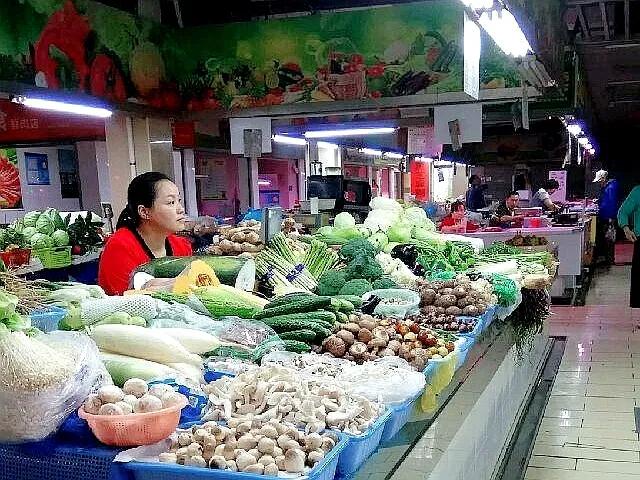 在南宁，去哪些菜市买菜比较便宜？去哪些菜市买菜比较贵？


一、比较便宜的菜市：