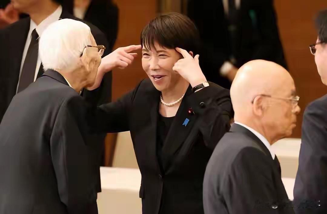 博主：俄朝轮番亮剑打懵日本右翼

近期东北亚地缘局势接连出现新动向，俄罗斯、朝鲜