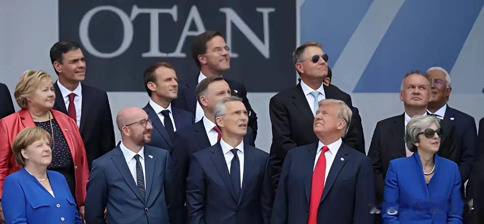 泽连斯基到今天为止才明白，当初自己的脑子被美欧忽悠瘸了！

为什么这么说呢？因为