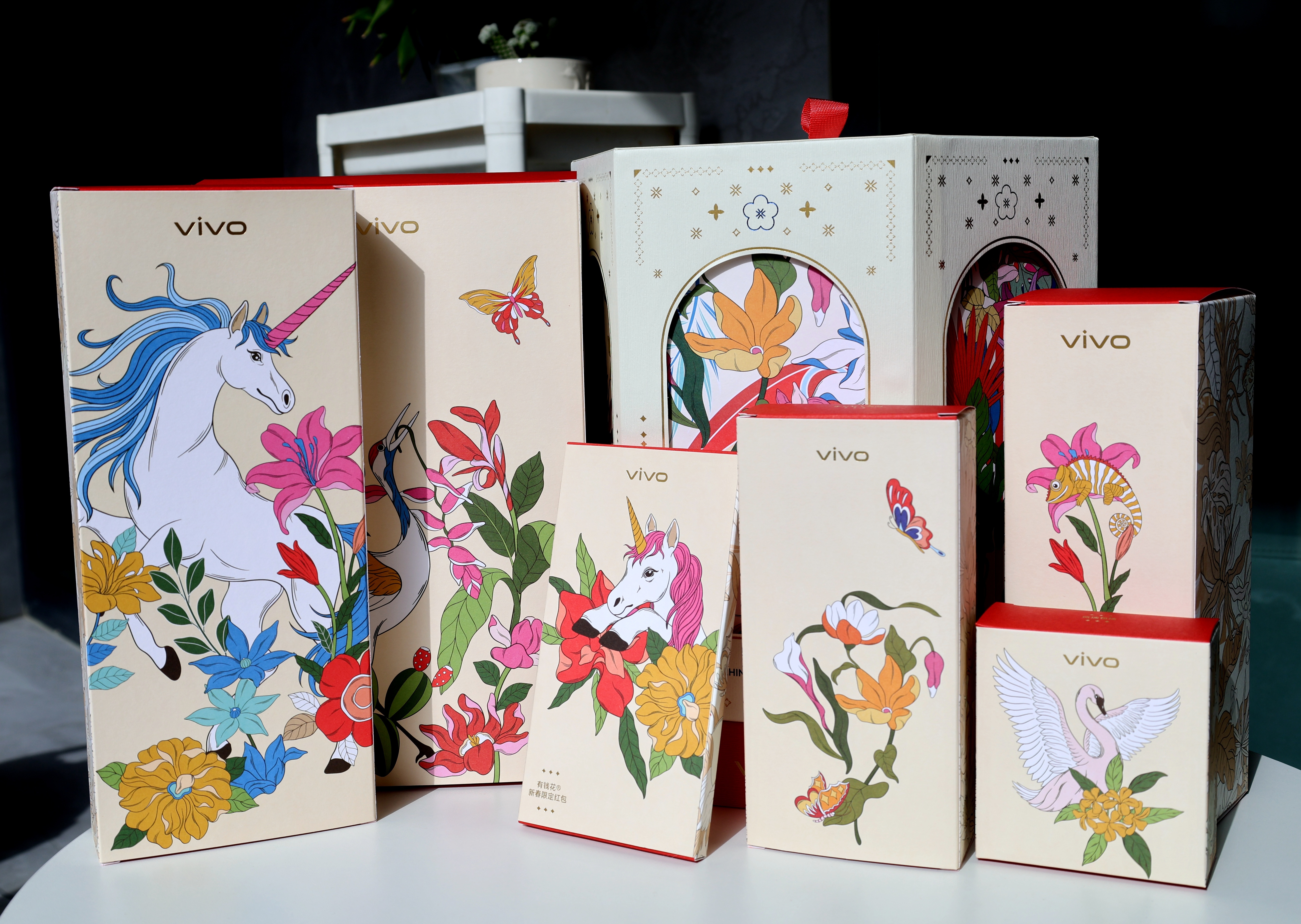 收到了vivo 的新年礼盒，今年的主题是「2026 马上有福」。礼品既精致又实用