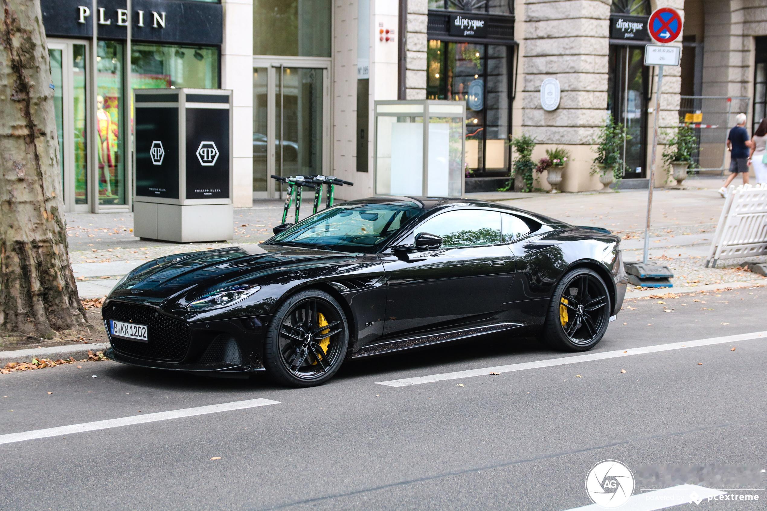 Aston Martin DBS ​​​