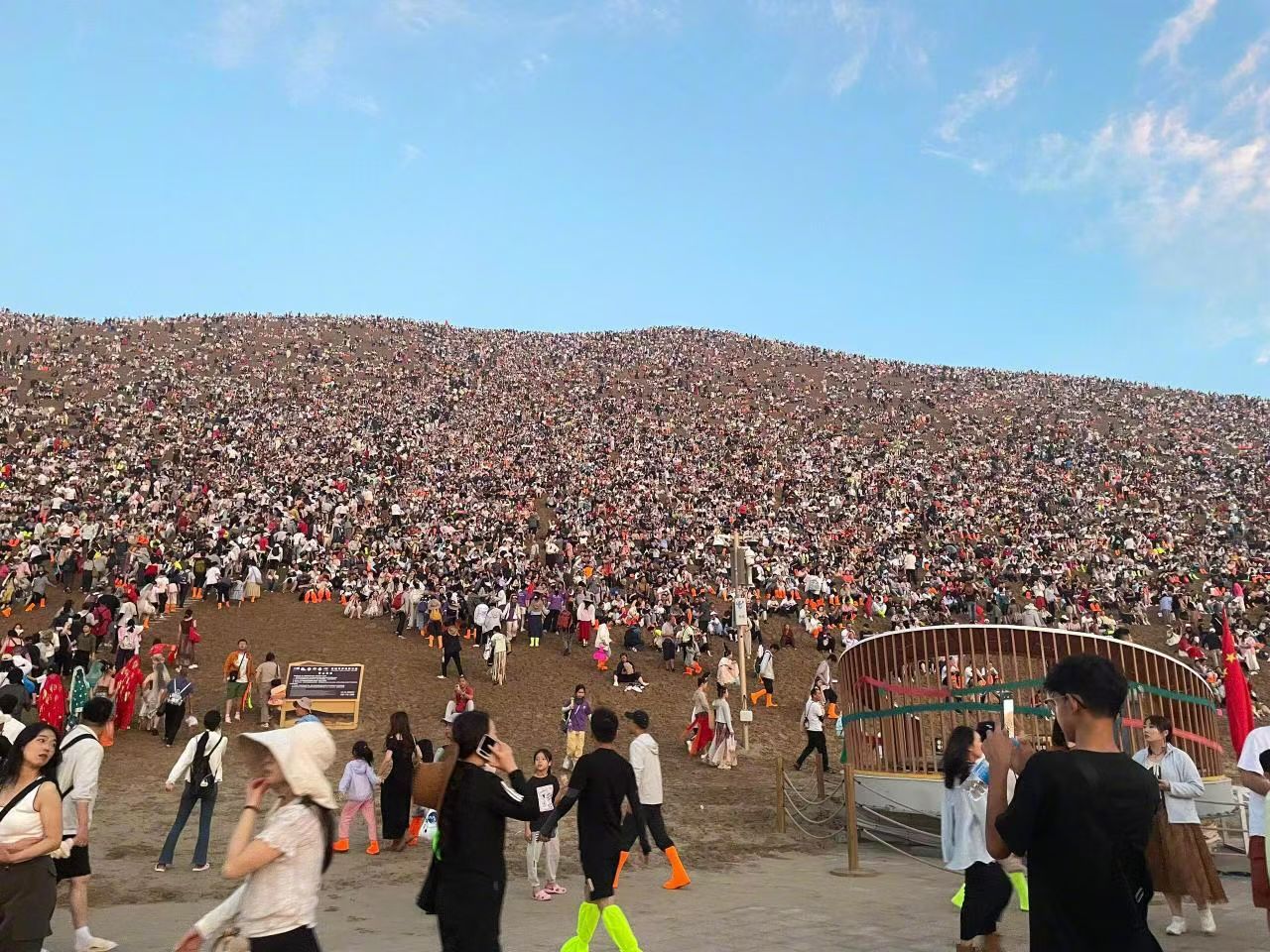 我的神呀你看这人。