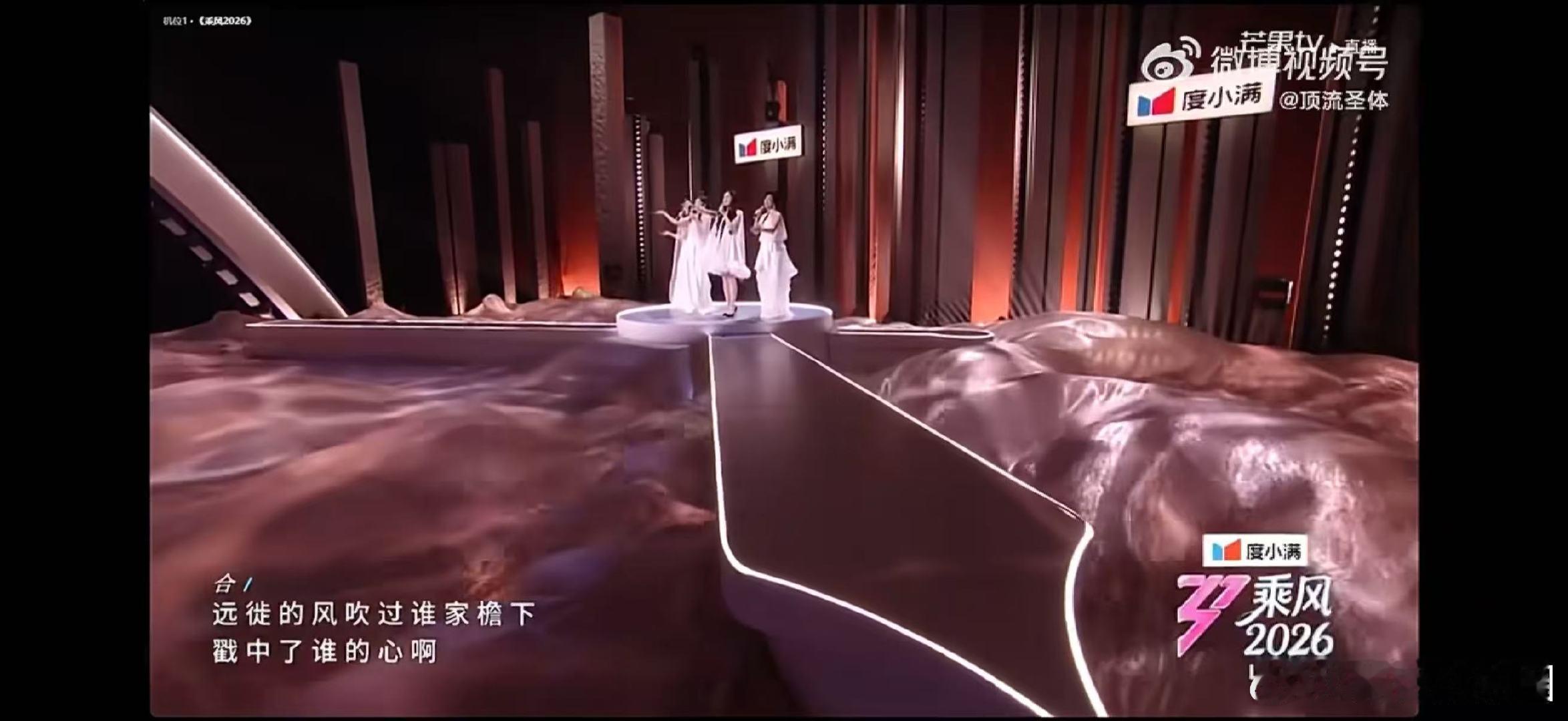 侯宇表情管理侯宇把老旦刻在骨子里了侯宇在舞台上的表情管理太绝了，一抬眼一开口，老