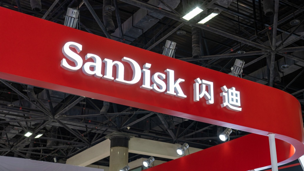 盘后大涨17%！闪迪上季度营收增六成，客户要求保证供应