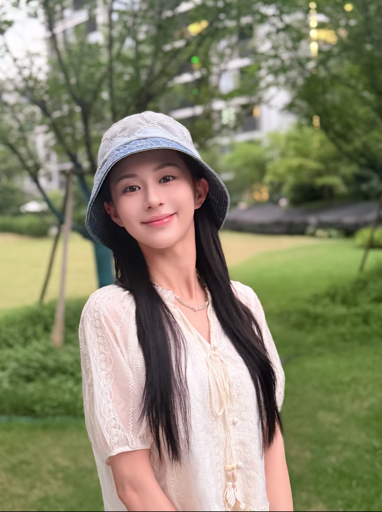 关芯 说给关芯听 芯芯大宝贝，我在看和你一样漂亮的女孩子，你有没有吃醋，要是吃了