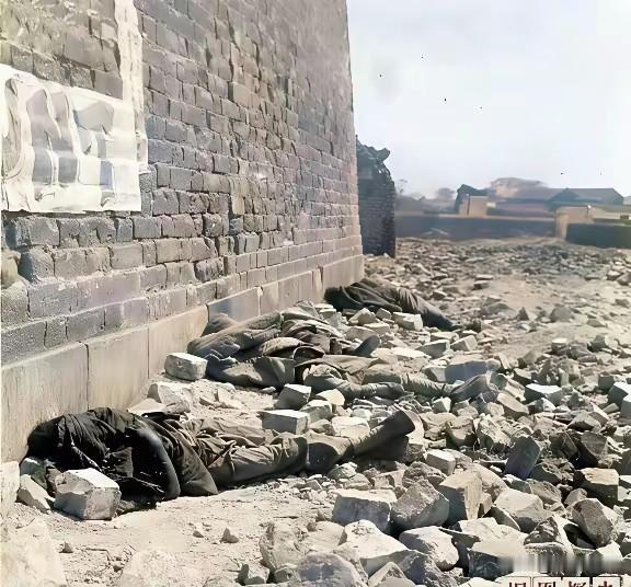 日本鬼子发动的侵略战争，动员了全社会的力量，小日本子各界人士都直接或间接参与了侵