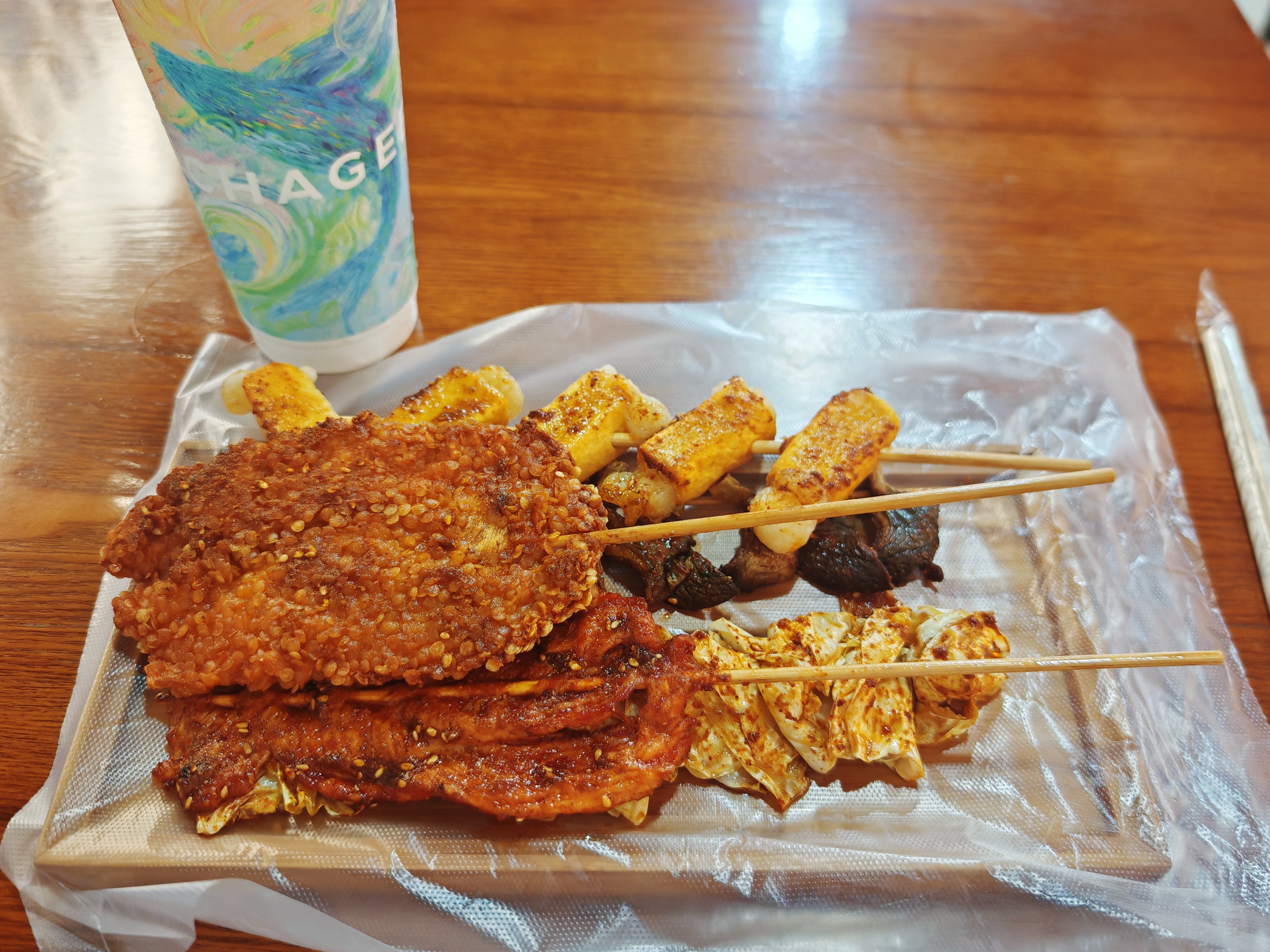 试了一下霸王茶姬新品 还不错 就是不知道会不会睡不着觉[馋嘴][馋嘴][馋嘴] 