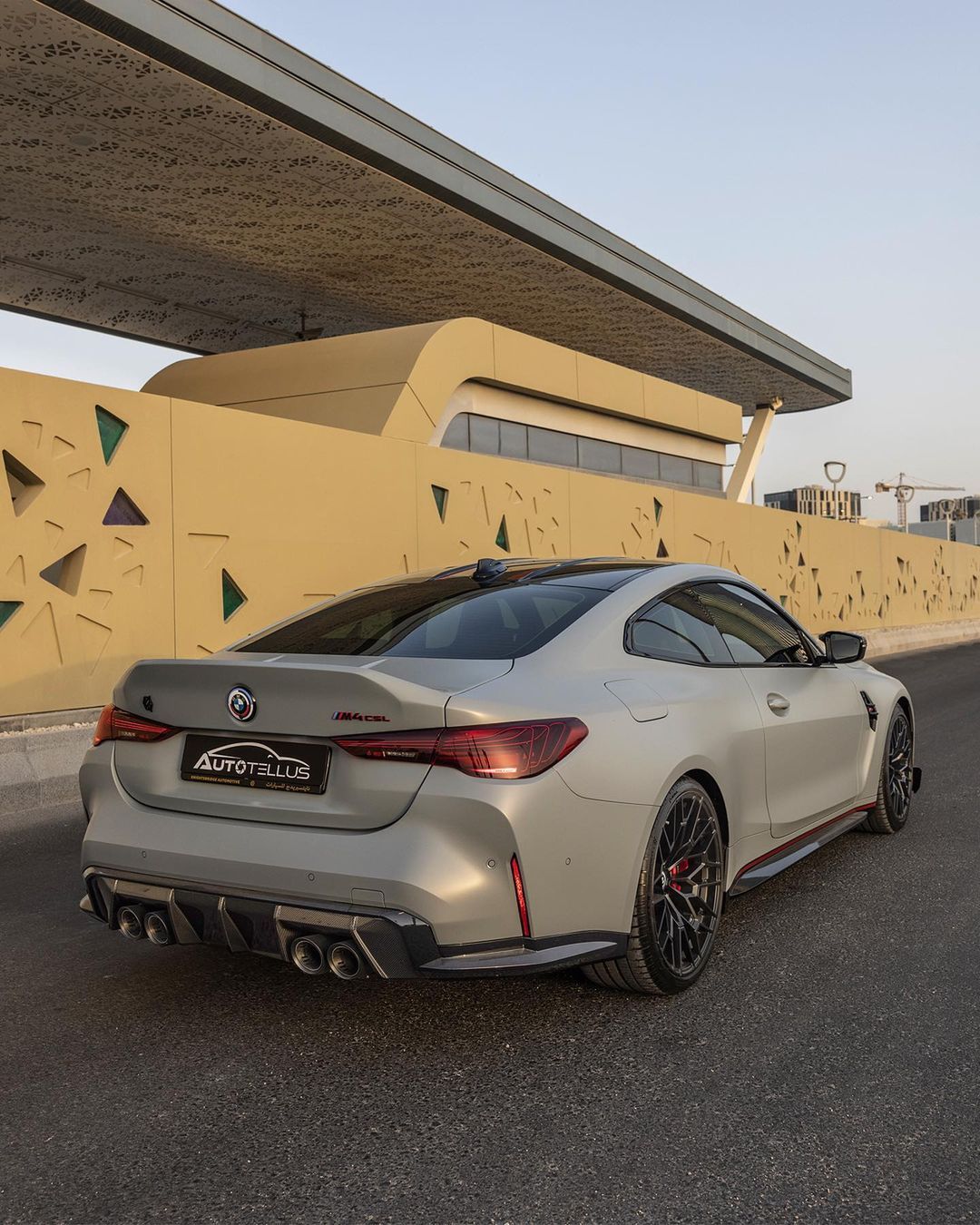 2023 BMW M4 CSL (limited to 1000 cars)引擎