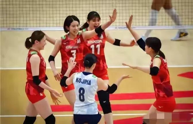 日本队3：2战胜强大的巴西，凭的是什么？
1、球队出色的一传。
2、全员顽强的防