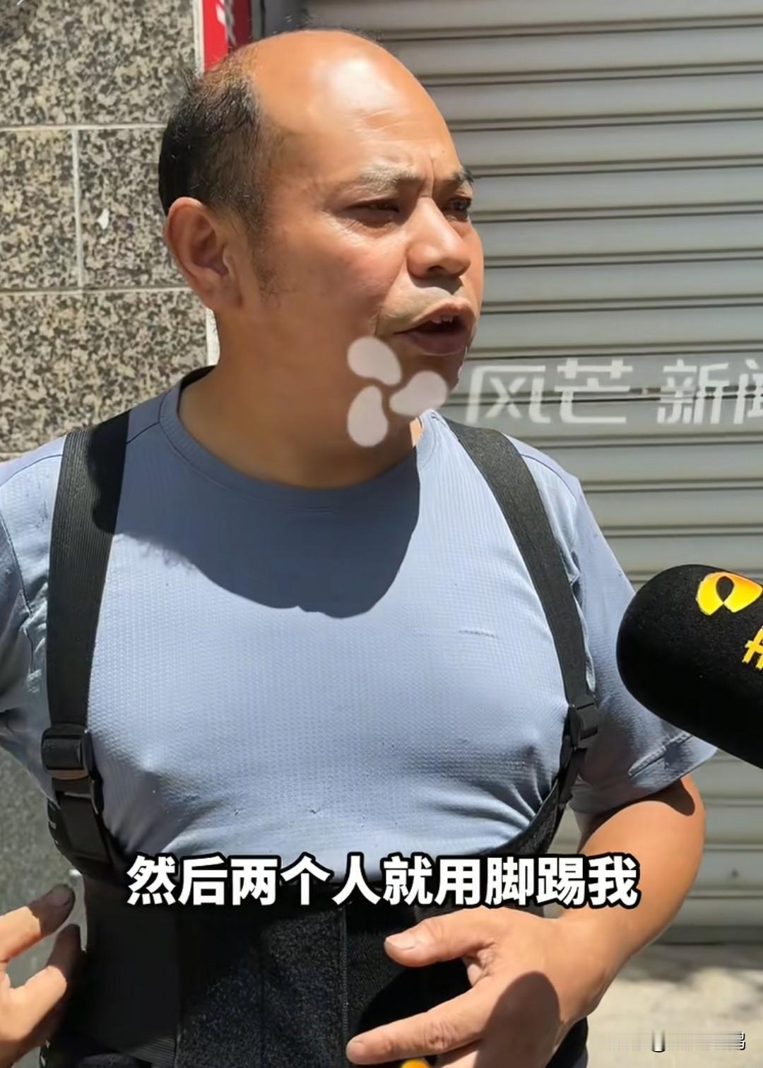 后续！奔驰车强停商铺门前：店主被踢断三根肋骨，打人者已被刑拘


就为了个挪车的