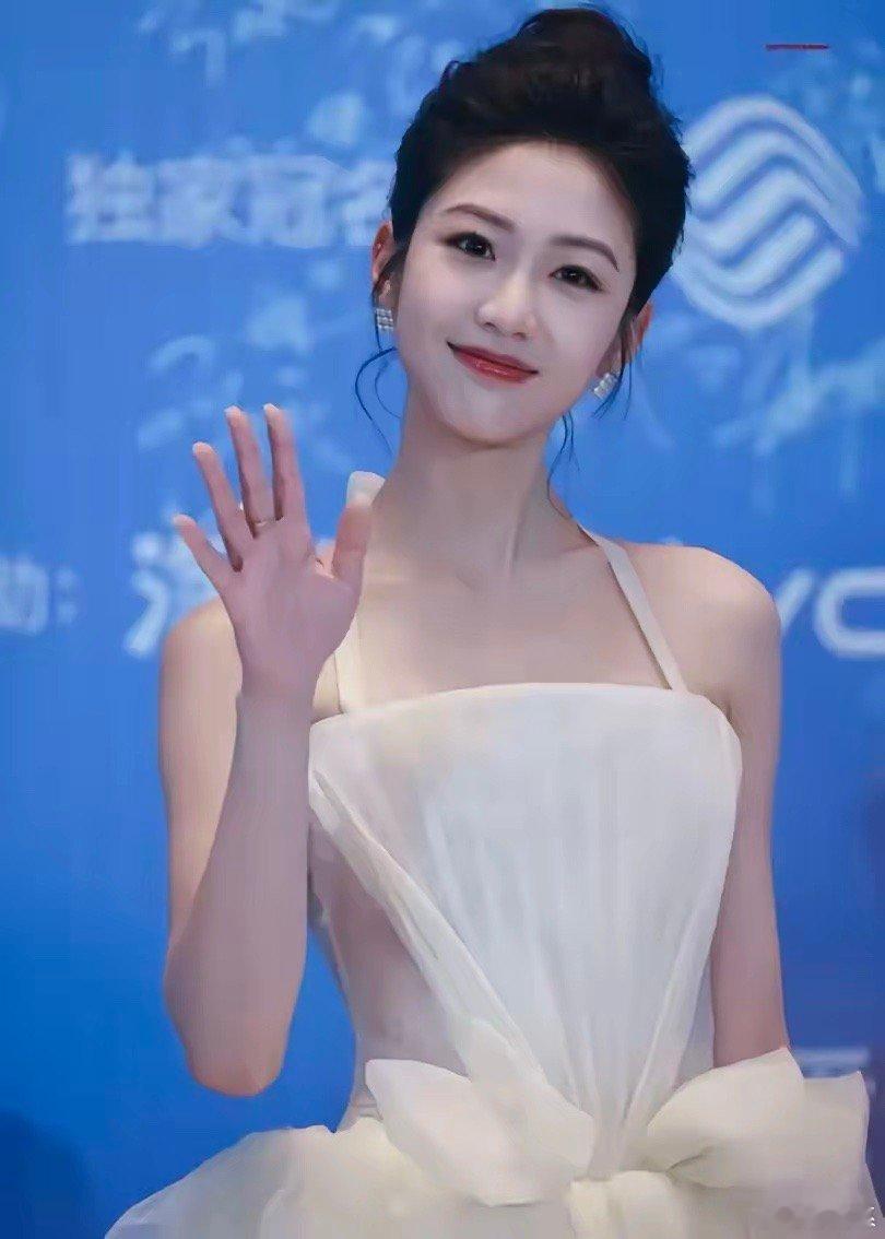 终于知道了为什么向涵之一直谈恋爱了不是因为她太闲了，而是因为她受的教育跟我们不一