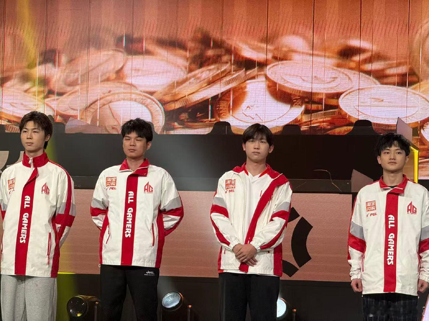 刺激杯终极之战，就此开启！ 期待你们在赛场上，打出最“刺激”的对决！刺激杯决赛开