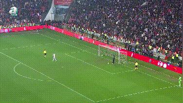 奥纳纳：请叫我奥神......奥纳纳连扑3个点球，都挺精彩，神级发挥，扑救后还毫