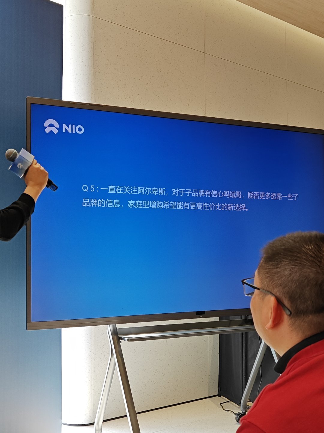 蔚来子品牌阿尔卑斯注定是天崩开局。纯电现在8195芯片的车已经在16万了。蔚来早