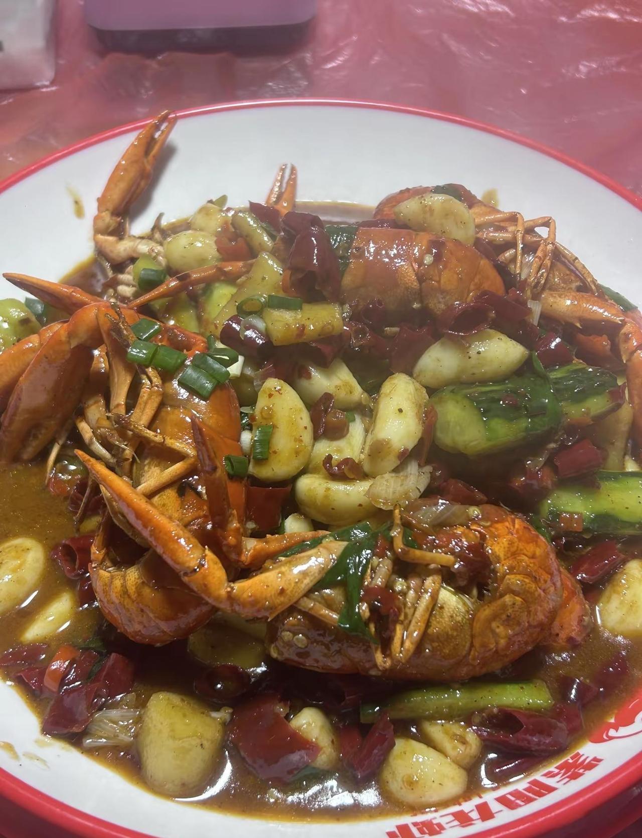 有时候真的很佩服自己的敬业精神，高强度高压力的工作，已经连续四十多天无休了。愿今